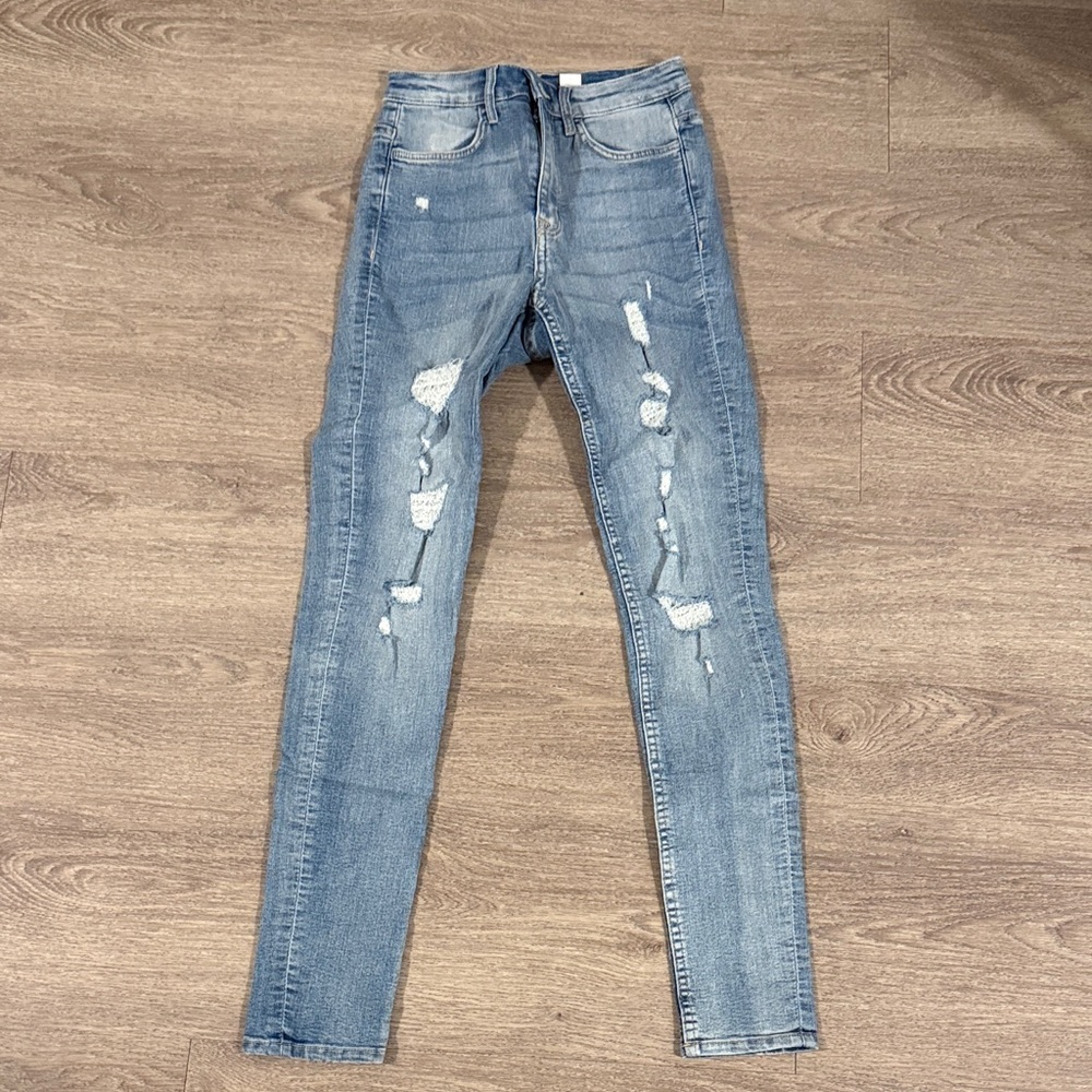 H&M Women’s Light Blue Distressed Skinny Jeans